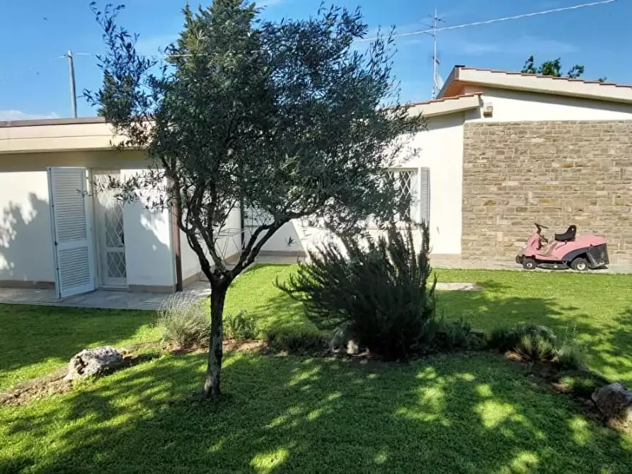 Immagine 9 di Villa in vendita  a Montelupo Fiorentino