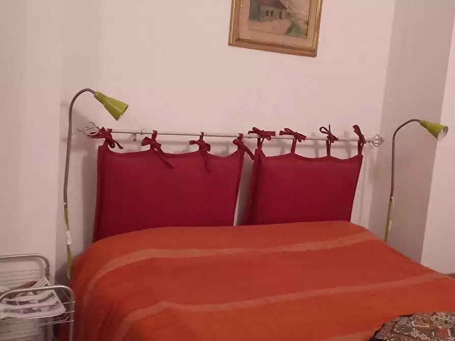 Immagine 6 di Magazzino in vendita  a Viareggio