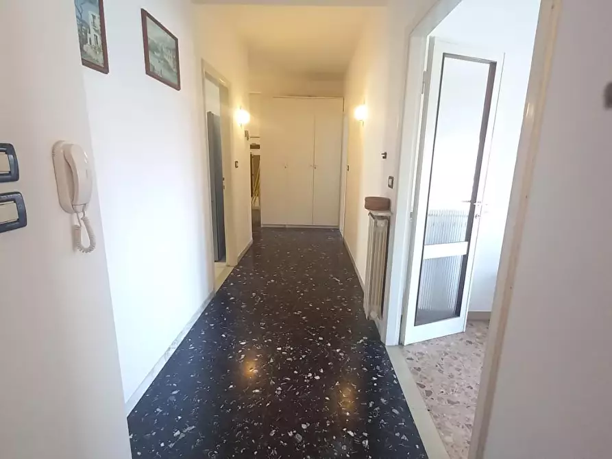 Immagine 3 di Appartamento in vendita  a Camaiore