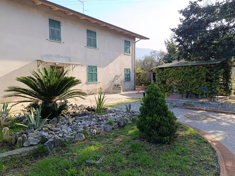 Immagine 1 di Casa semindipendente in vendita  a Castelnuovo Magra