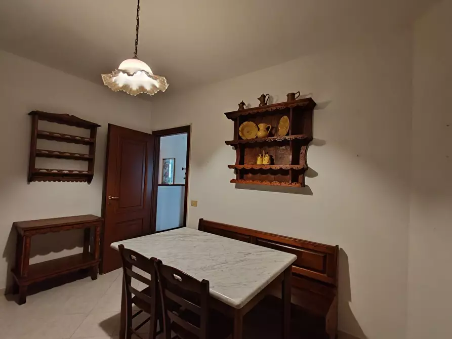 Immagine 3 di Appartamento in vendita  a Montignoso