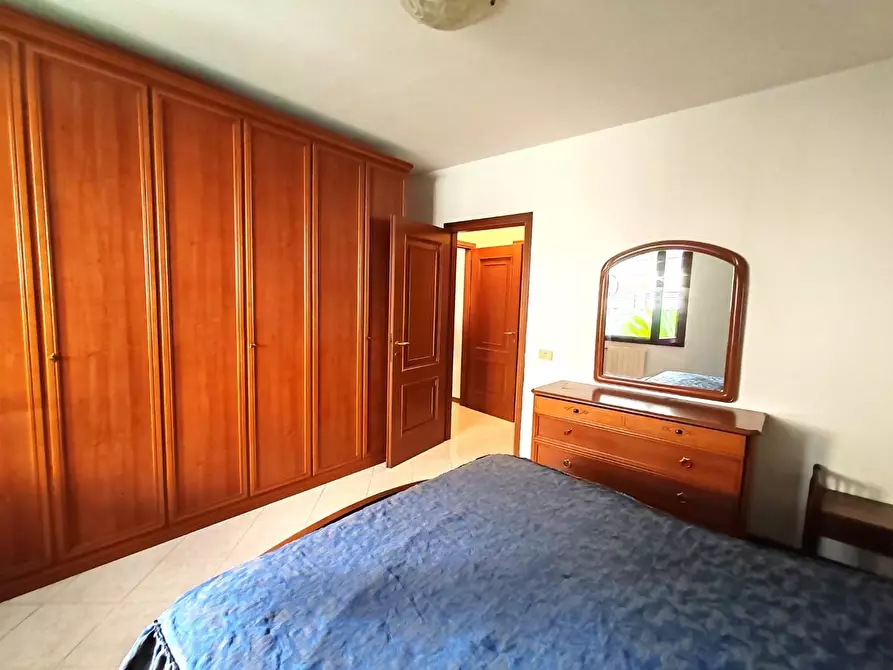 Immagine 8 di Appartamento in vendita  a Montignoso