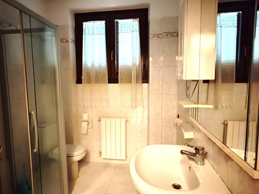 Immagine 9 di Appartamento in vendita  a Montignoso