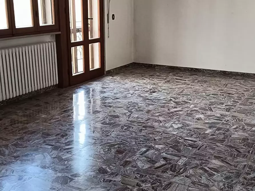 Immagine 2 di Casa bifamiliare in vendita  a San Giuliano Terme