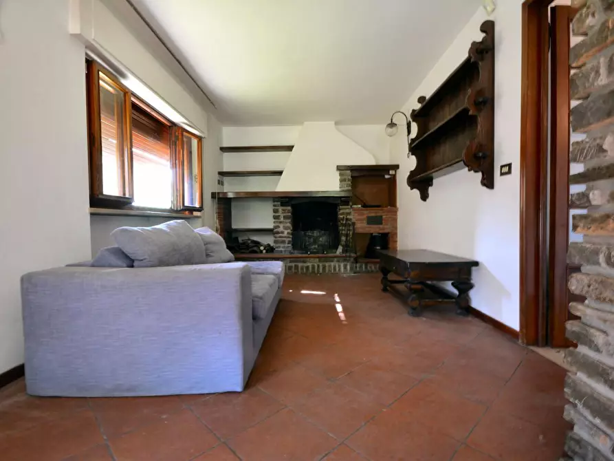 Immagine 17 di Villa in vendita  a Lucca