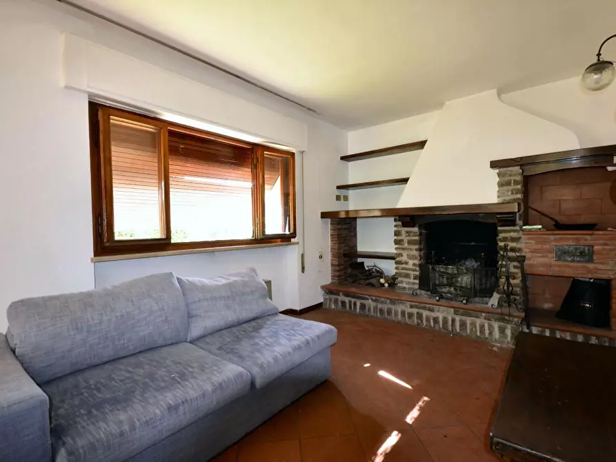 Immagine 13 di Villa in vendita  a Lucca