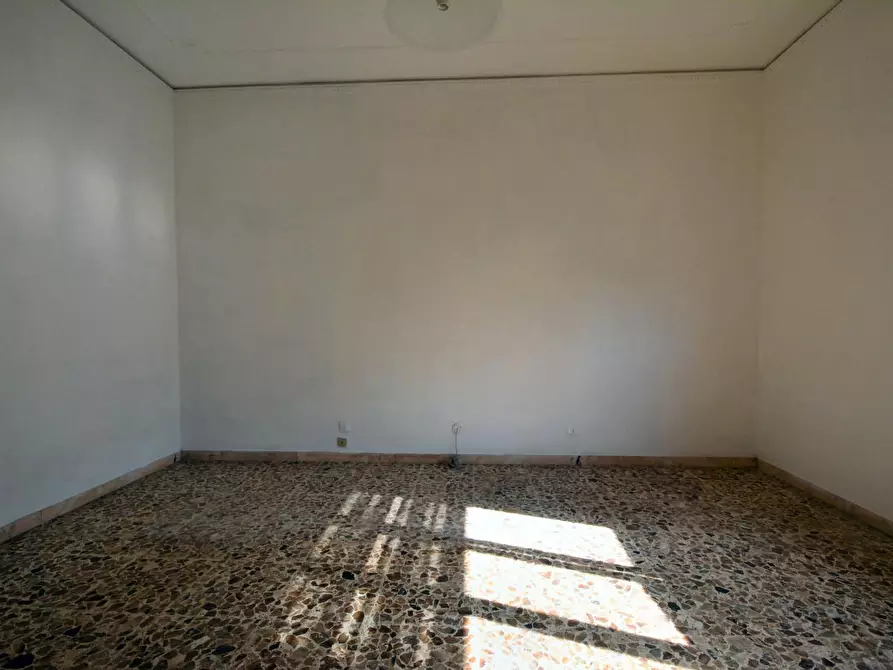 Immagine 28 di Villa in vendita  a Lucca