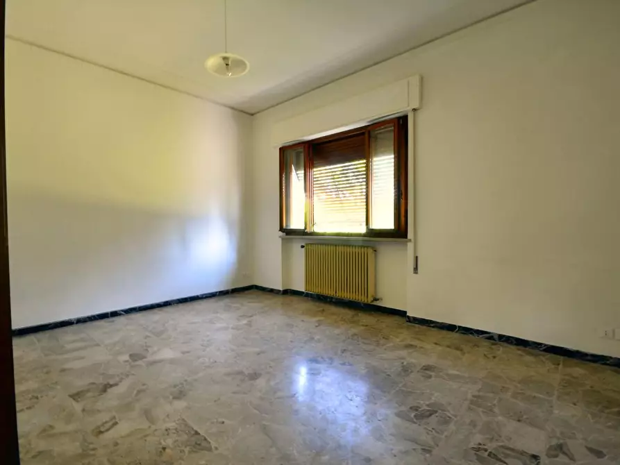 Immagine 5 di Villa in vendita  a Lucca