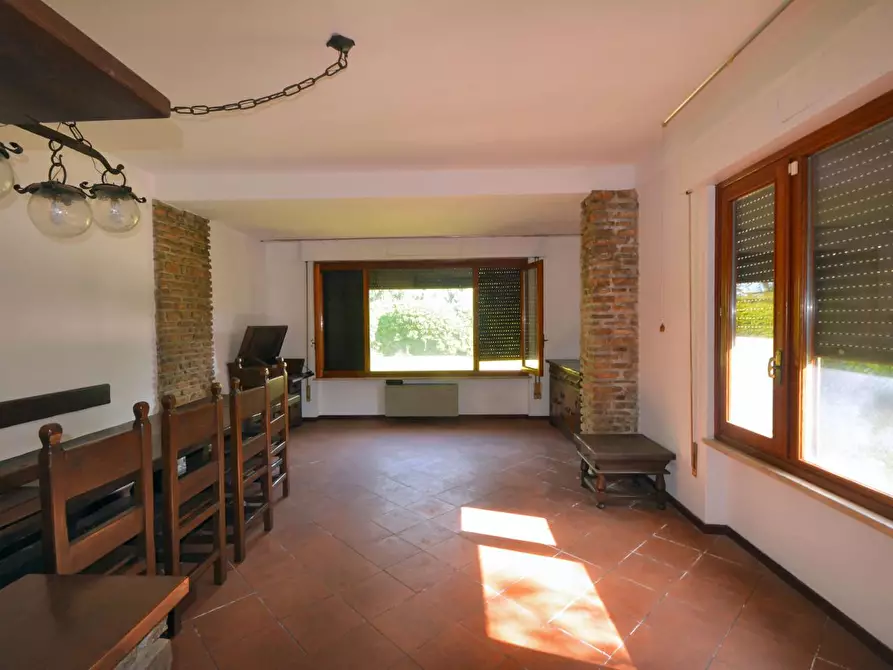 Immagine 14 di Villa in vendita  a Lucca