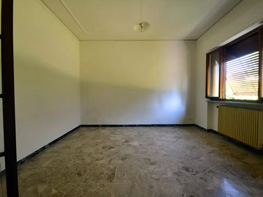 Immagine 4 di Villa in vendita  a Lucca