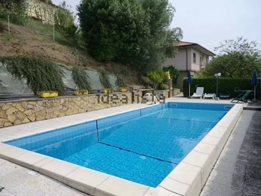 Immagine 39 di Villa in vendita  a Massarosa
