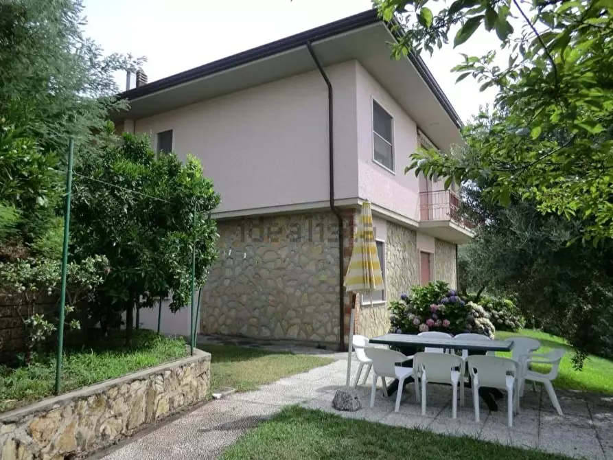 Immagine 43 di Villa in vendita  a Massarosa