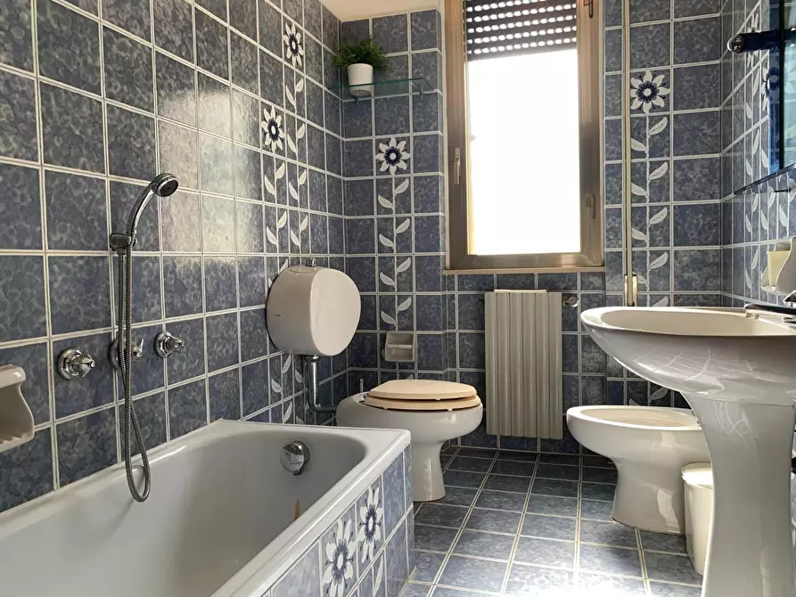 Immagine 22 di Villa in vendita  a Massarosa