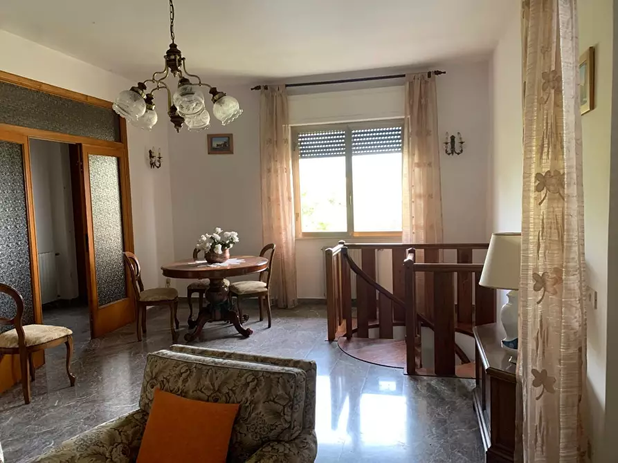 Immagine 2 di Villa in vendita  a Massarosa