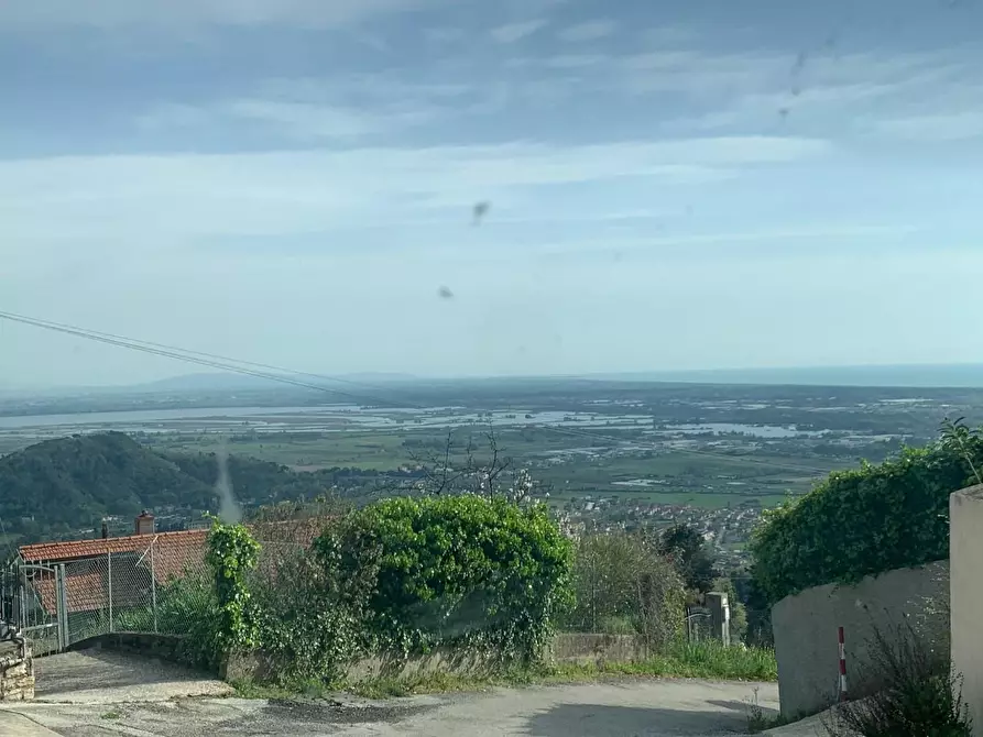 Immagine 51 di Villa in vendita  a Massarosa
