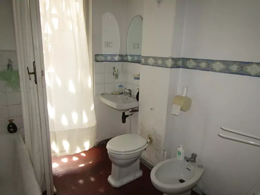 Immagine 4 di Appartamento in vendita  a Carrara