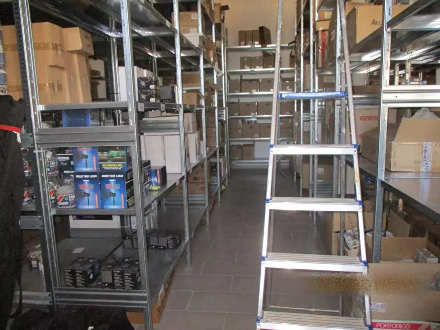 Immagine 7 di Attività artigianale in vendita  a Vicopisano