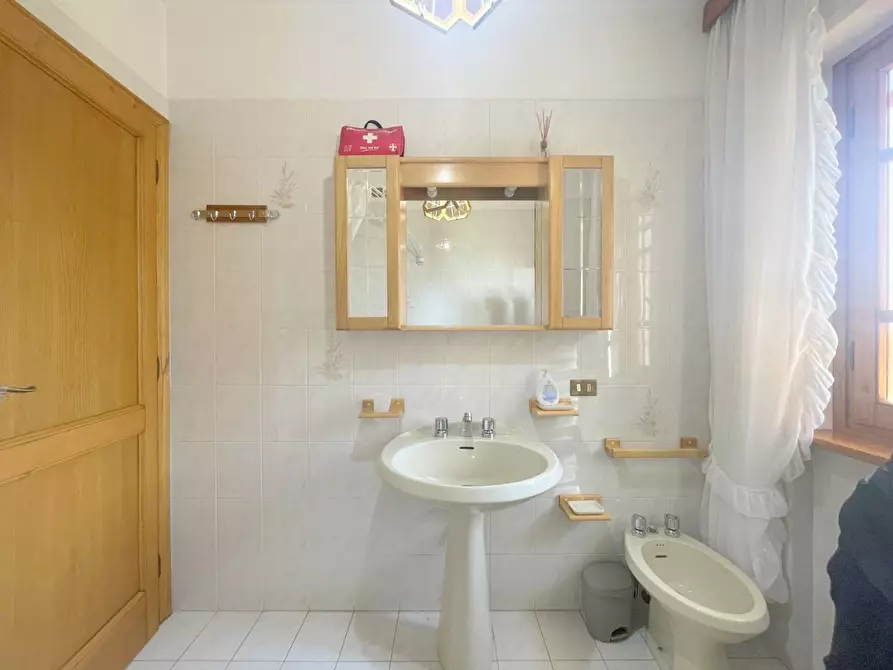 Immagine 19 di Villa in vendita  a Massarosa