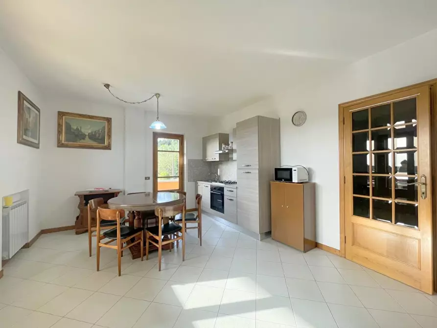 Immagine 3 di Villa in vendita  a Massarosa