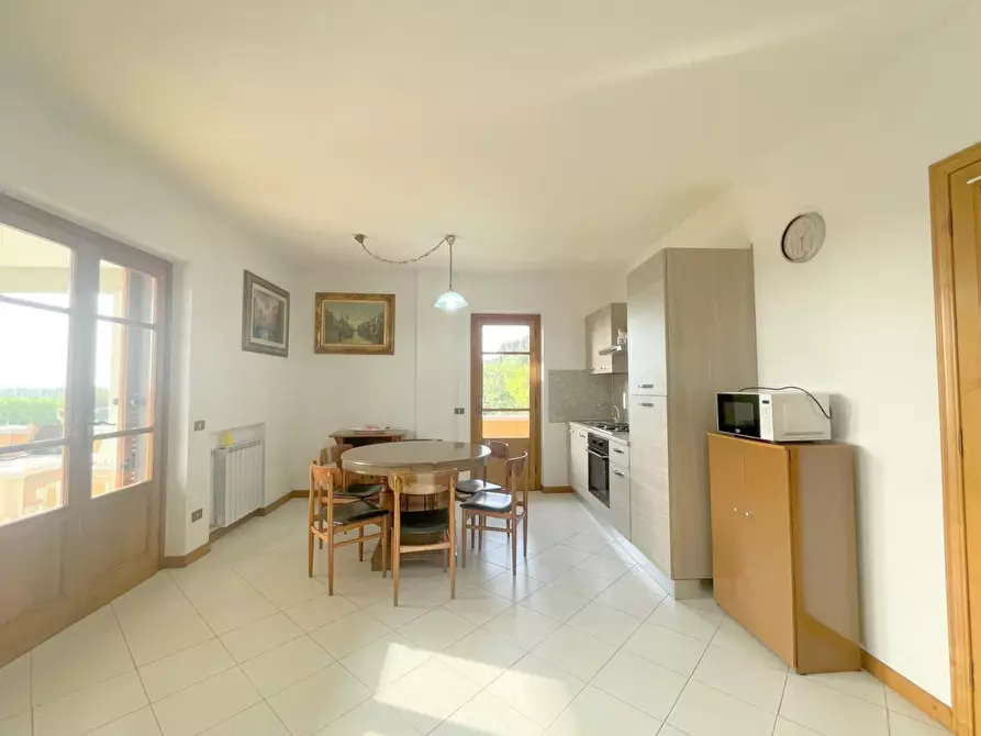 Immagine 4 di Villa in vendita  a Massarosa