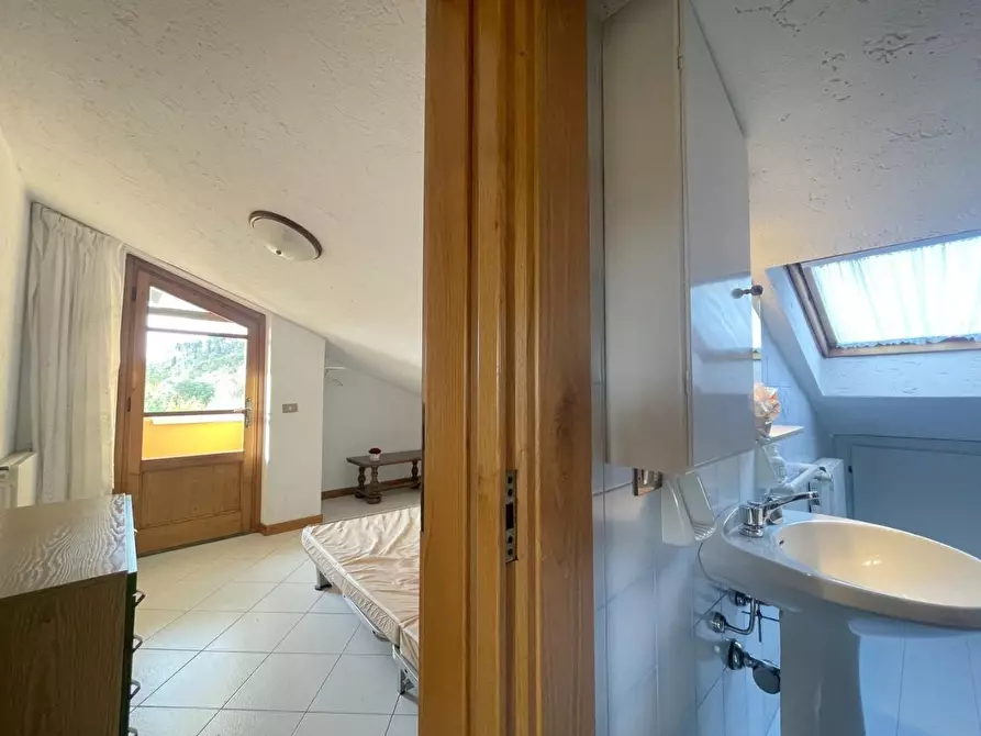 Immagine 32 di Villa in vendita  a Massarosa