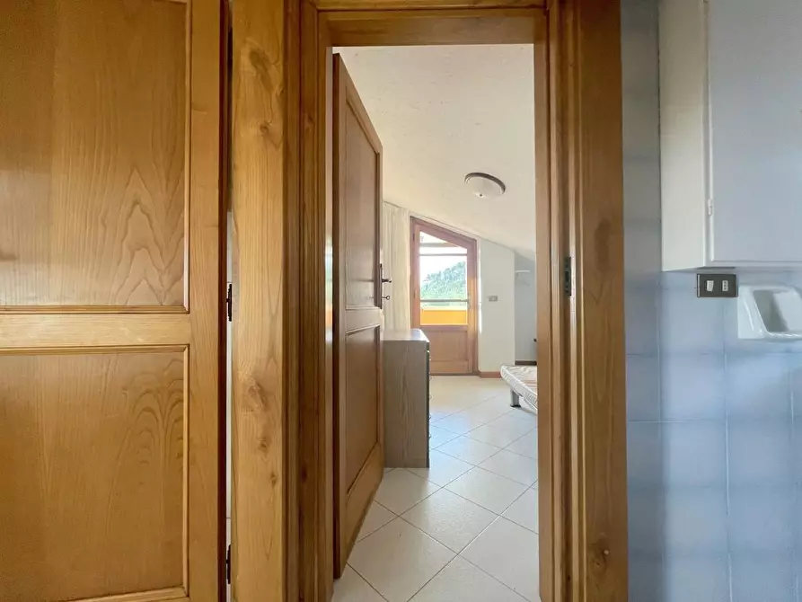 Immagine 22 di Villa in vendita  a Massarosa