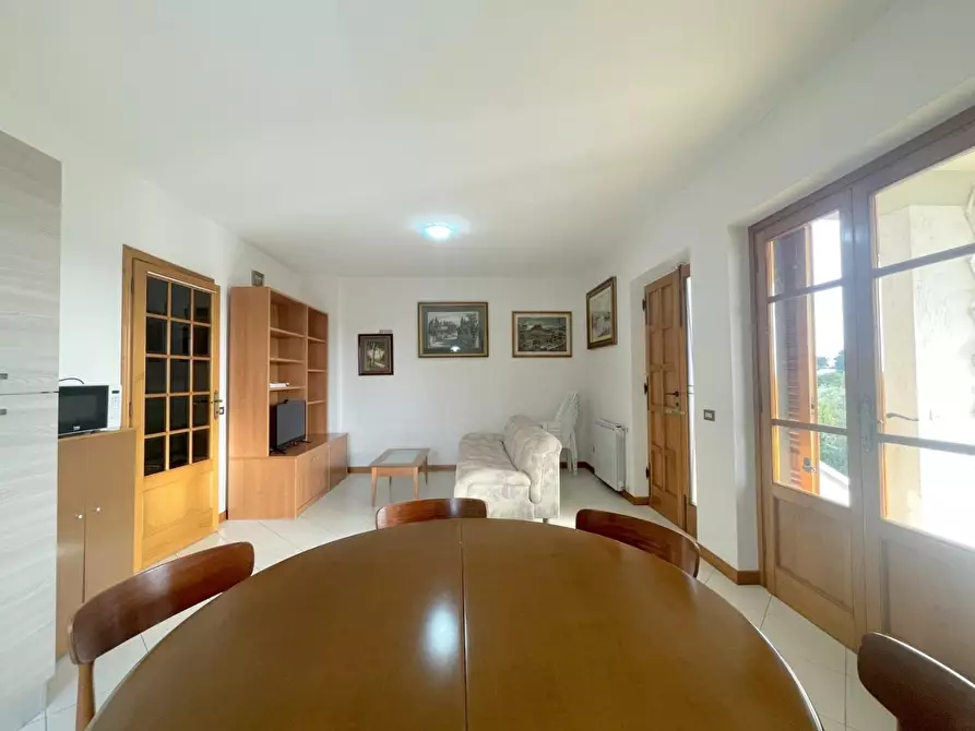 Immagine 7 di Villa in vendita  a Massarosa