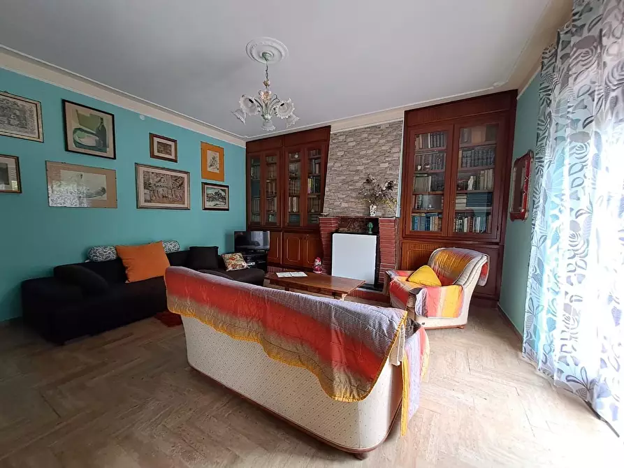 Immagine 5 di Appartamento in affitto  a Carrara