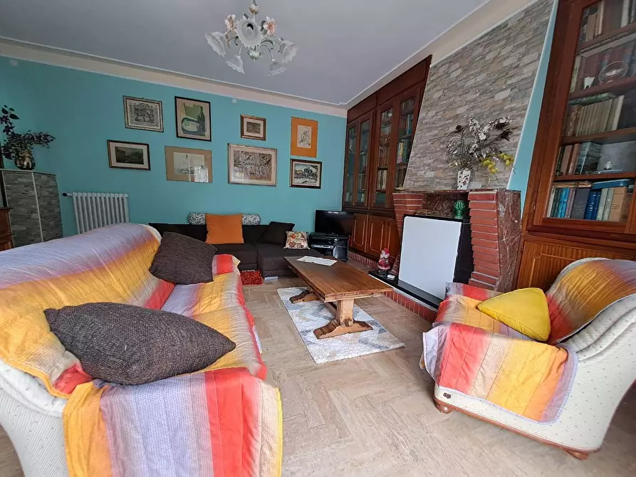 Immagine 4 di Appartamento in affitto  a Carrara