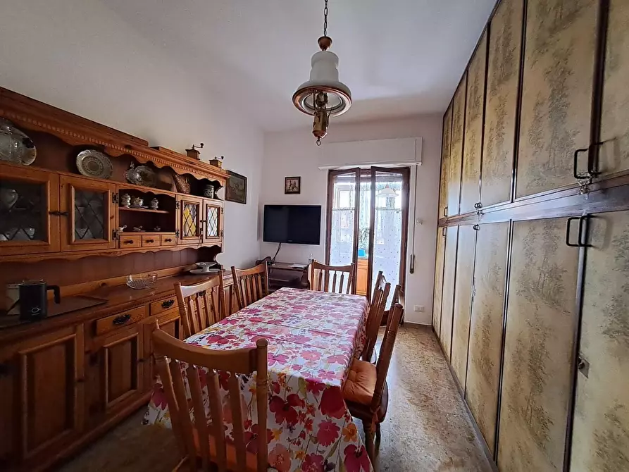 Immagine 8 di Appartamento in affitto  a Carrara