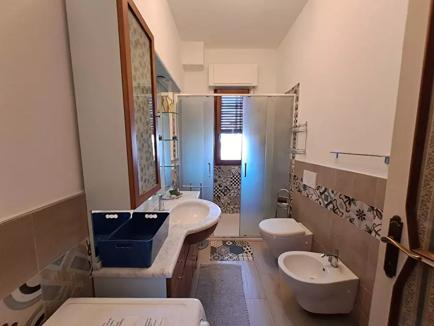 Immagine 13 di Appartamento in affitto  a Carrara