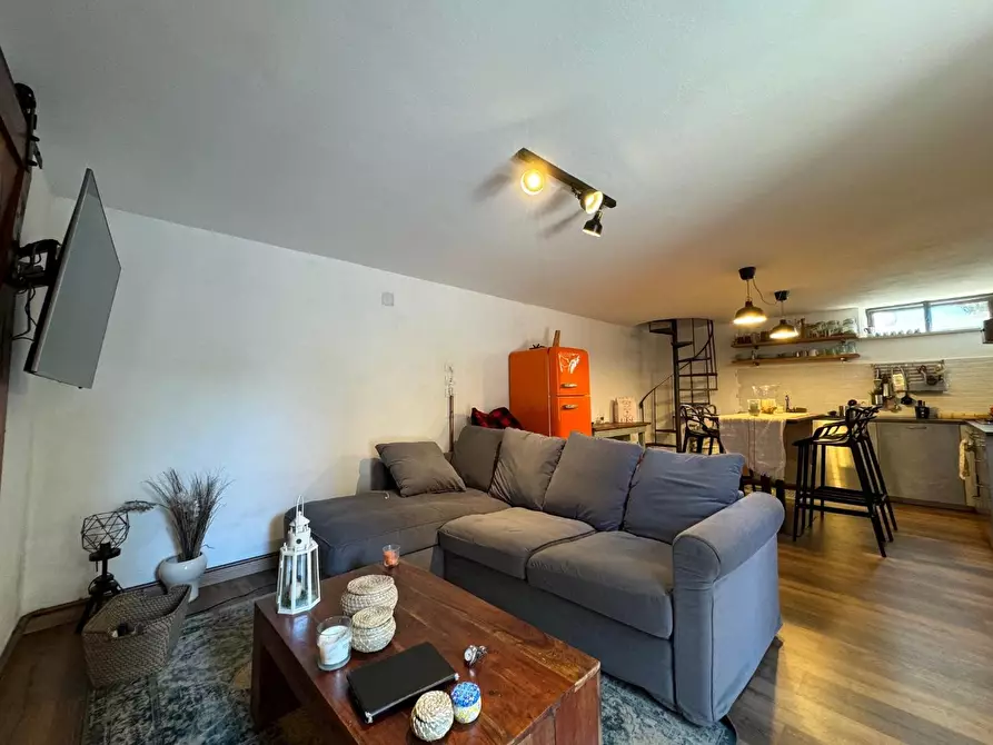 Immagine 2 di Porzione di casa in affitto  a Seravezza