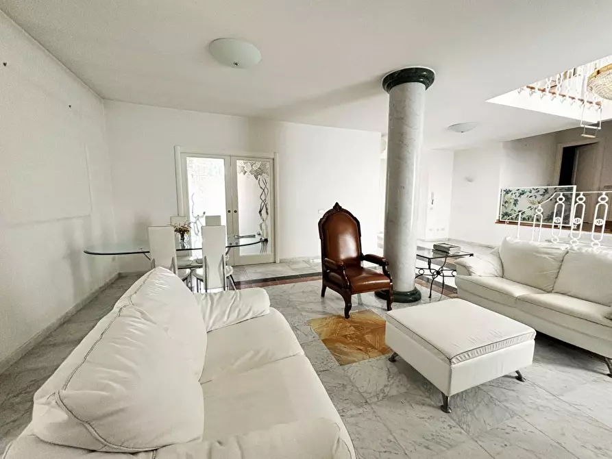 Immagine 4 di Villa in vendita  a Calcinaia