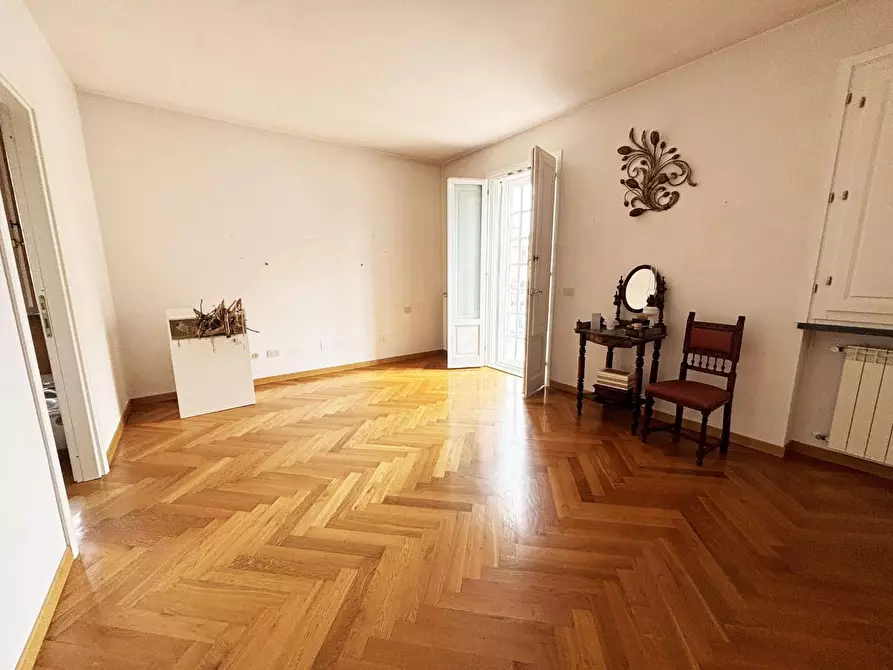 Immagine 12 di Villa in vendita  a Calcinaia