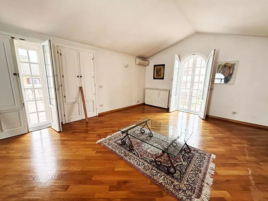 Immagine 17 di Villa in vendita  a Calcinaia