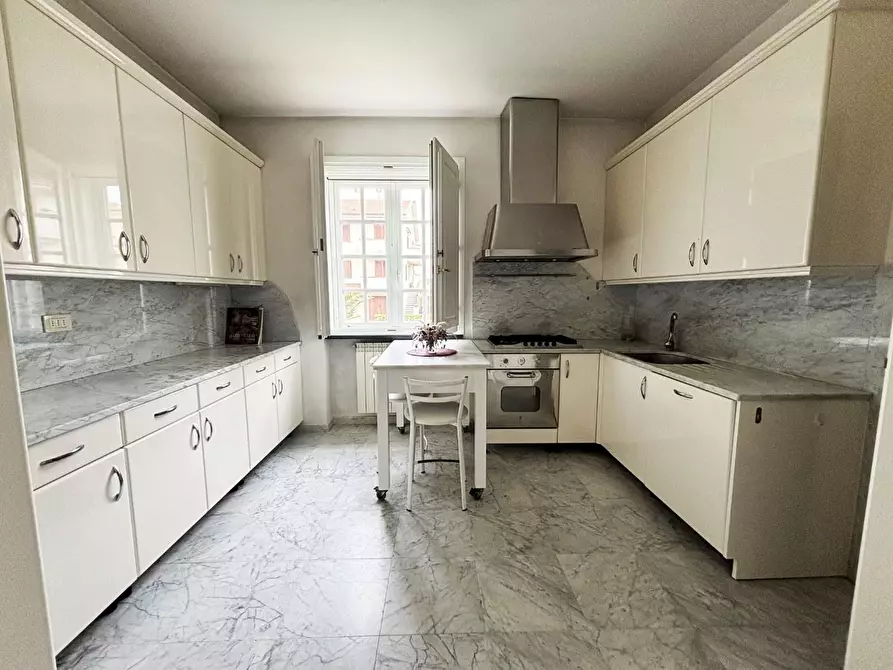 Immagine 5 di Villa in vendita  a Calcinaia