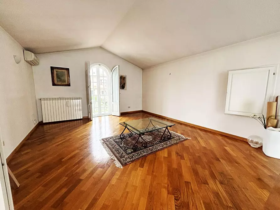 Immagine 18 di Villa in vendita  a Calcinaia