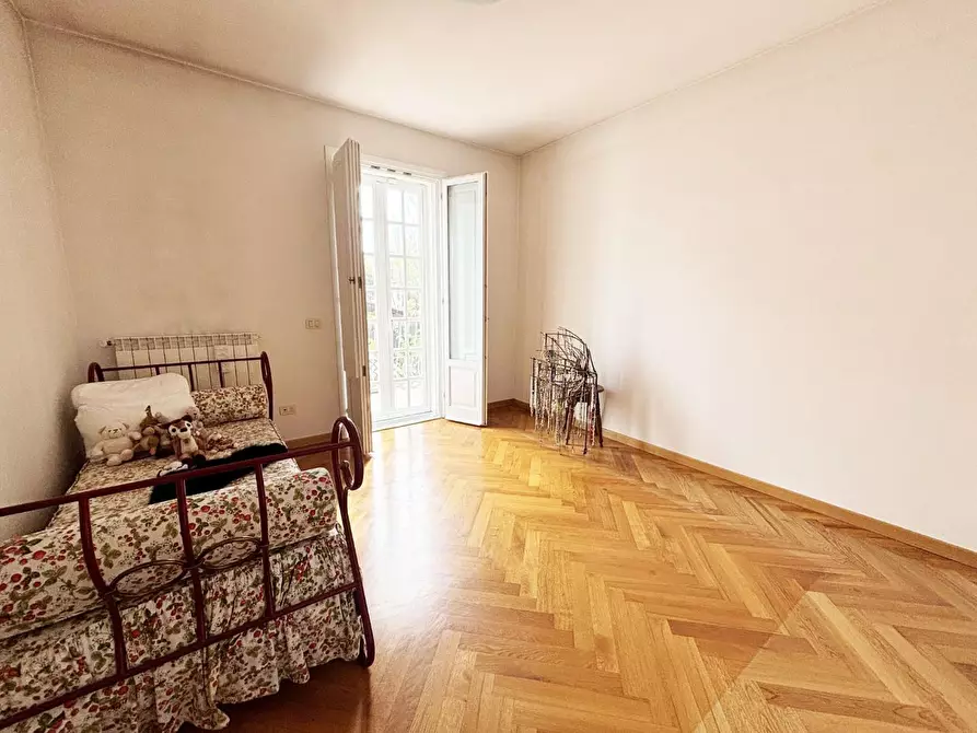 Immagine 9 di Villa in vendita  a Calcinaia