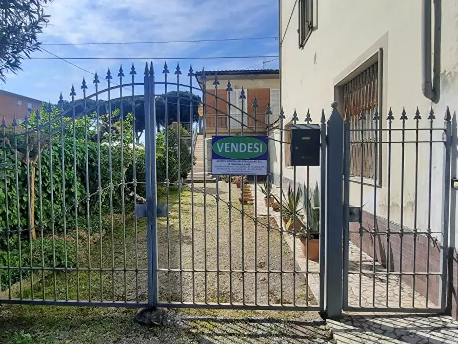 Immagine 1 di Casa semindipendente in vendita  a Castelfranco Di Sotto