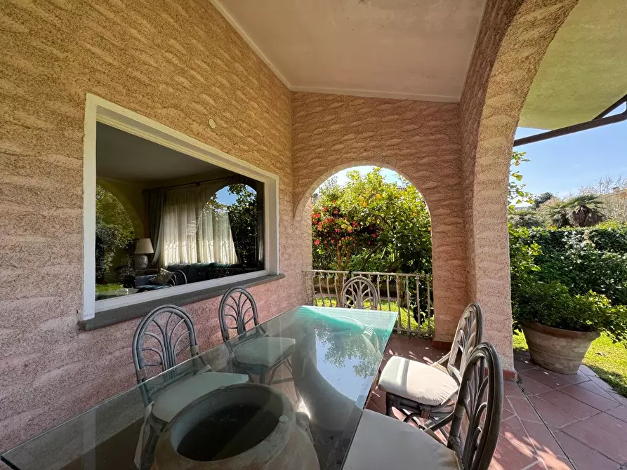 Immagine 29 di Villa in vendita  a Forte Dei Marmi