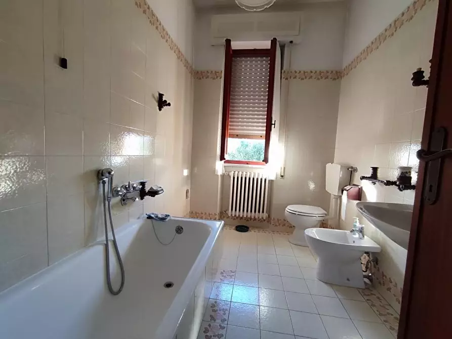 Immagine 16 di Casa indipendente in vendita  a Carrara