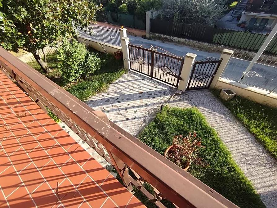 Immagine 2 di Casa indipendente in vendita  a Carrara