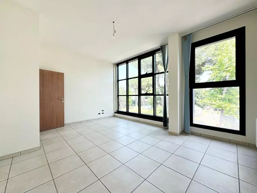 Immagine 14 di Ufficio in vendita  a Pontedera