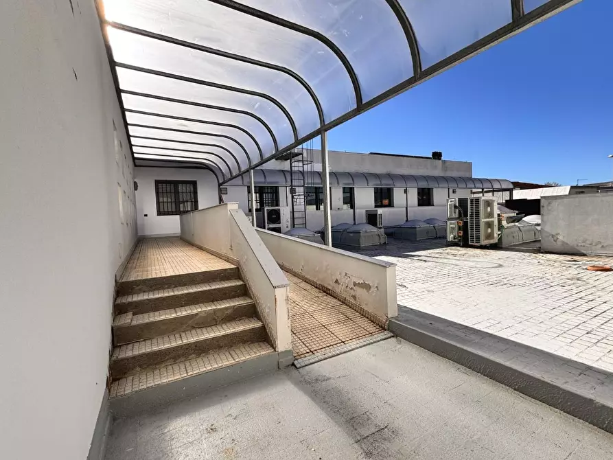 Immagine 18 di Ufficio in vendita  a Pontedera