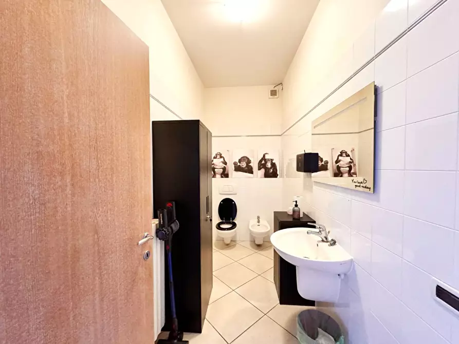 Immagine 9 di Ufficio in vendita  a Pontedera