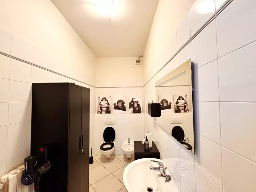 Immagine 16 di Ufficio in vendita  a Pontedera