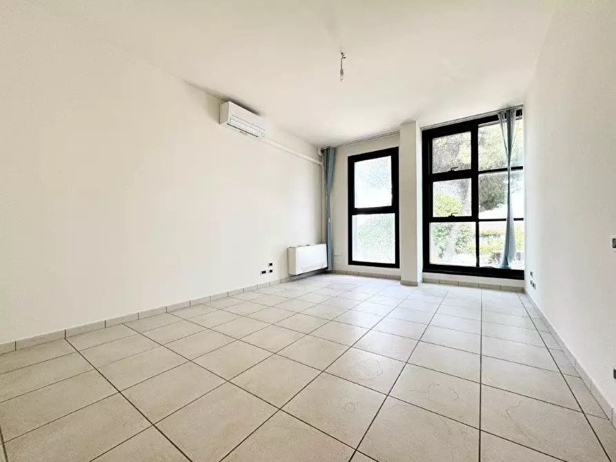 Immagine 7 di Ufficio in vendita  a Pontedera