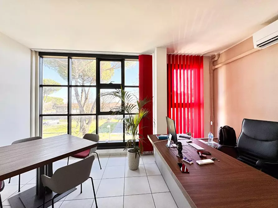 Immagine 4 di Ufficio in vendita  a Pontedera