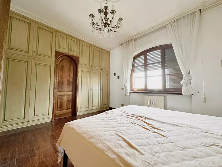 Immagine 37 di Villa in vendita  a Lucca