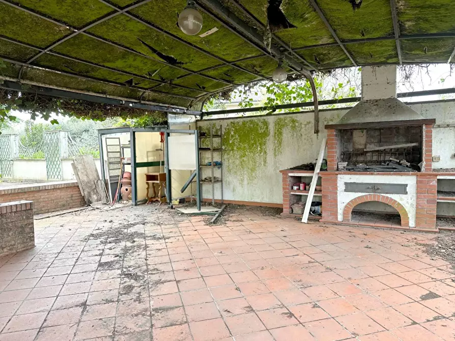 Immagine 48 di Villa in vendita  a Lucca